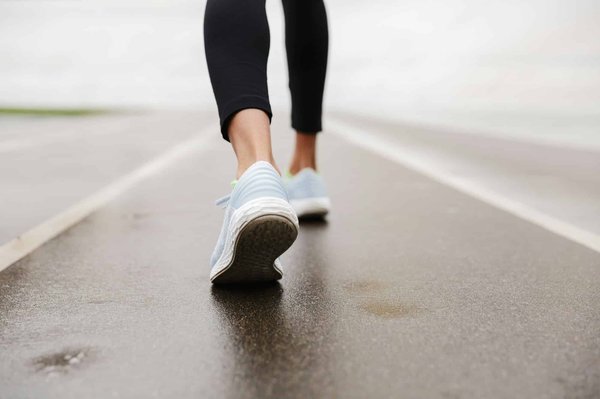 Guide d'achat : comment sélectionner des baskets orthopédiques pour femmes